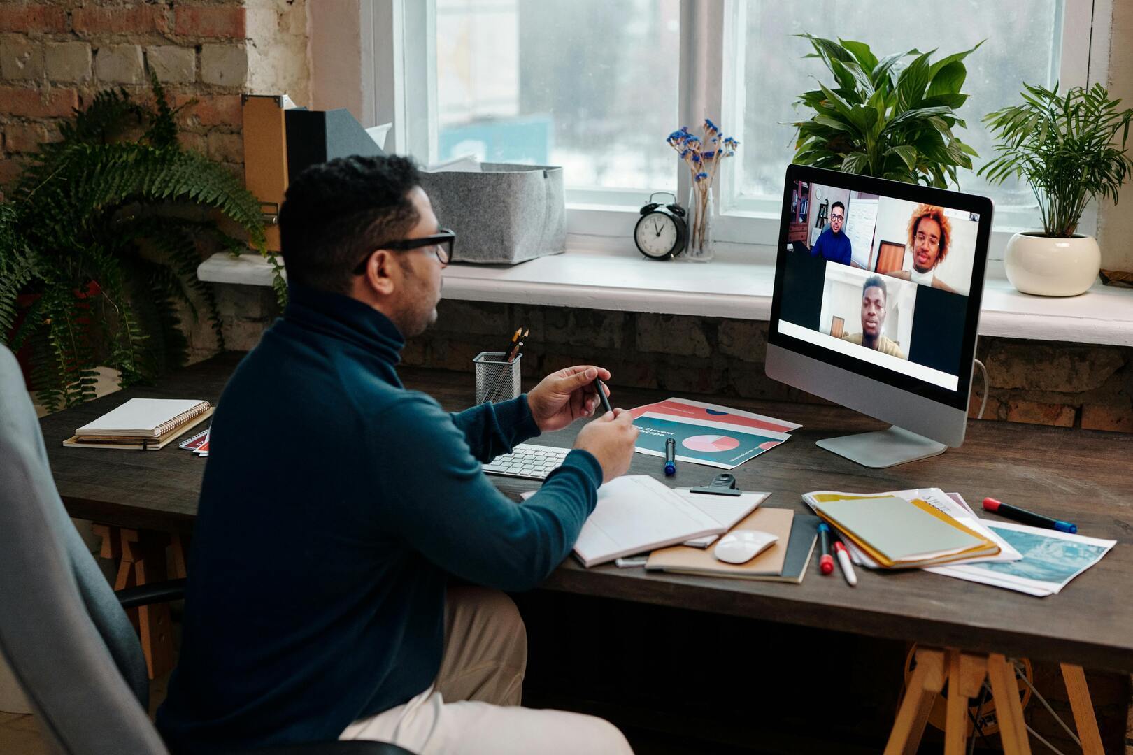 Maximizing Productivity in Online Meetings Maximizing Productivity in Online Meetings
